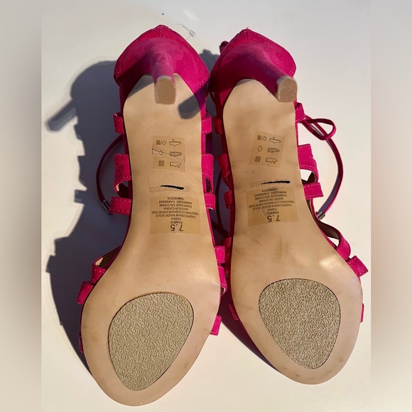 NWOT strappy sandals size 7.5 - Picture 2 of 4